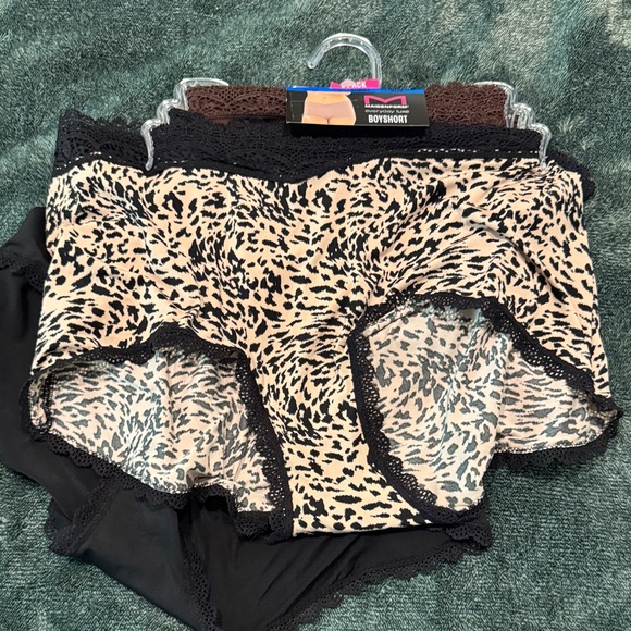 Maidenform Animal Print and Black Boyshort Panties - Picture 1 of 3